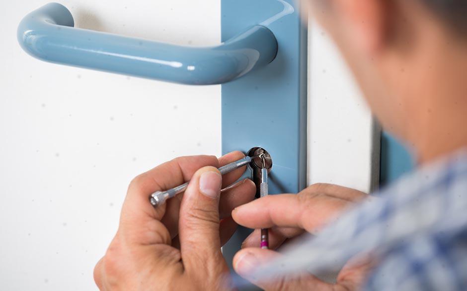 prix changement serrure porte La Verrière